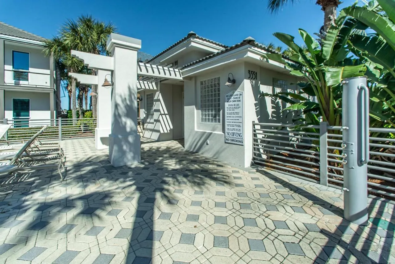 Vakantiehuis Destiny Beach Villas #11B- Beach Oasis